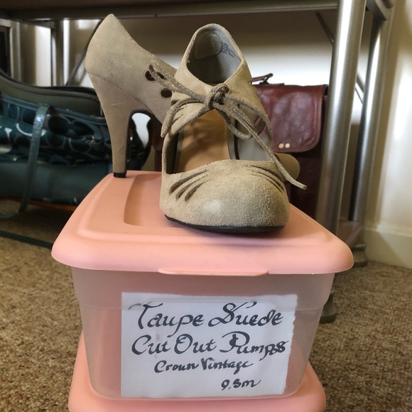 CROWN VINTAGE nude-esque Pump Tie Front - Picture 1 of 5